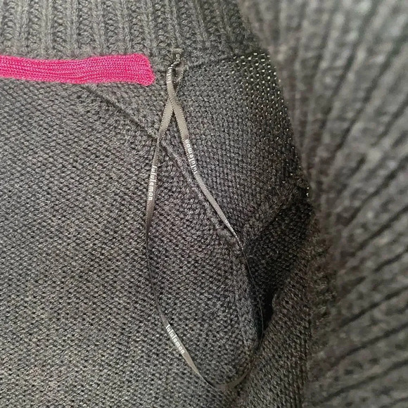 Lululemon 100% merino wool cardigan snap closure size 4 excellent condition - Picture 5 of 5